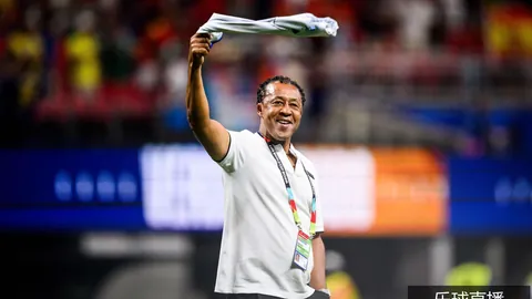 沙欣未来去向不明，滕哈赫有望接任多特主帅